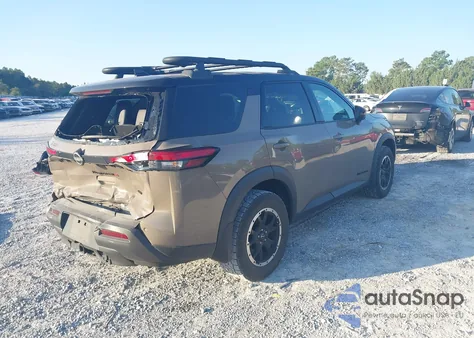 2023 Nissan Pathfinder Rock Creek 4Wd z USA, uszkodzony, nr VIN 5N1DR3BD2PC214470